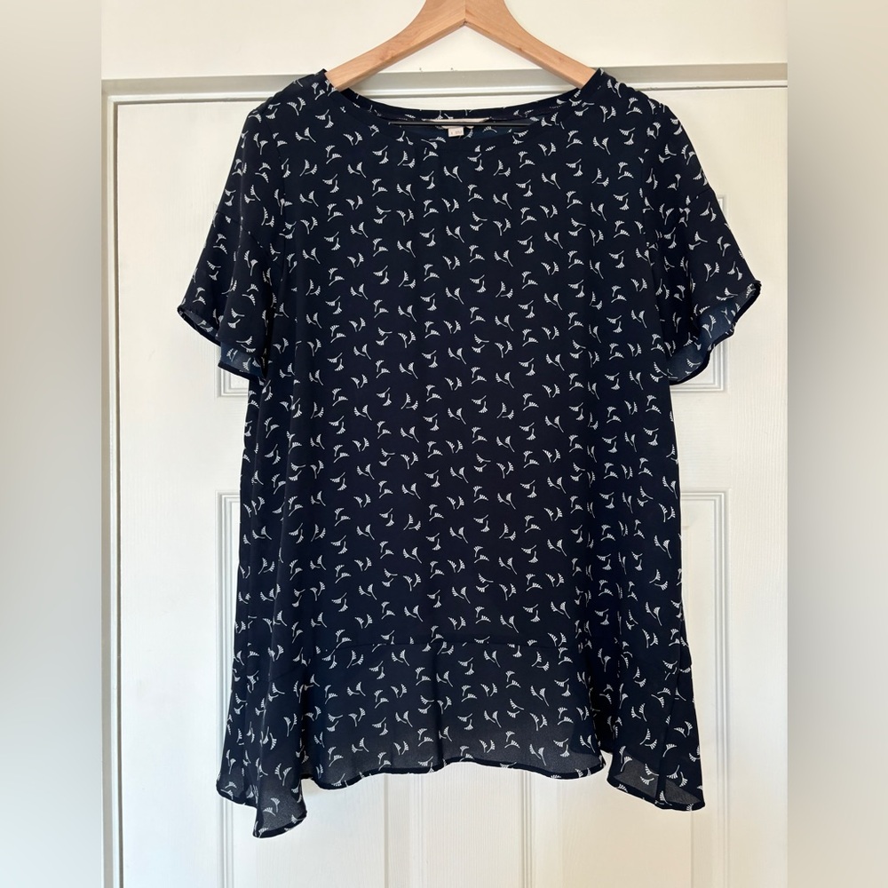 Women’s LOFT criss cross back short sleeve blouse
